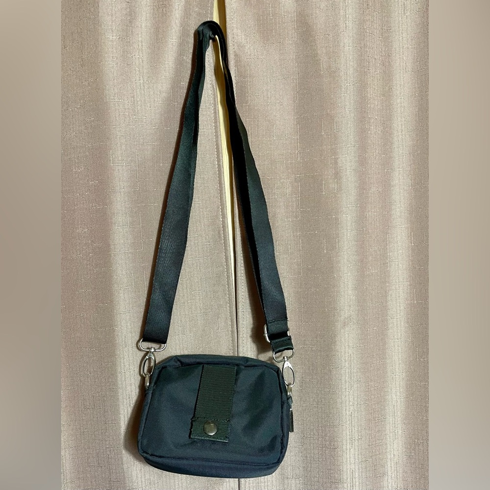 Arrow USA 1851 Nylon Black Crossbody 6” X 4.5” EUC - Picture 2 of 7